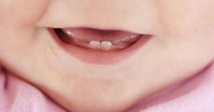 ظهور الاسنان اللبنية